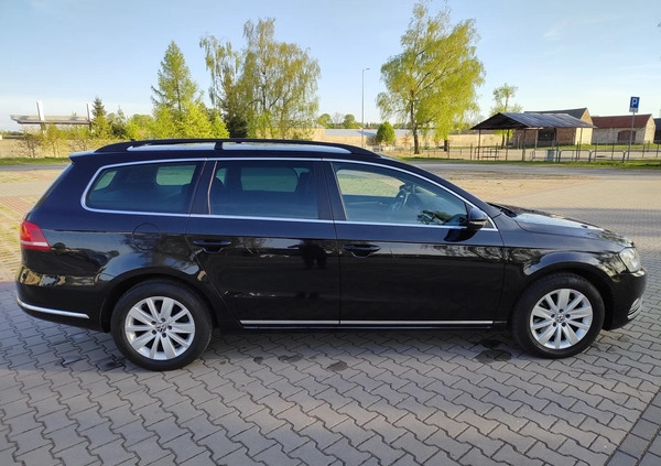 Volkswagen Passat cena 36900 przebieg: 263000, rok produkcji 2014 z Myszków małe 79